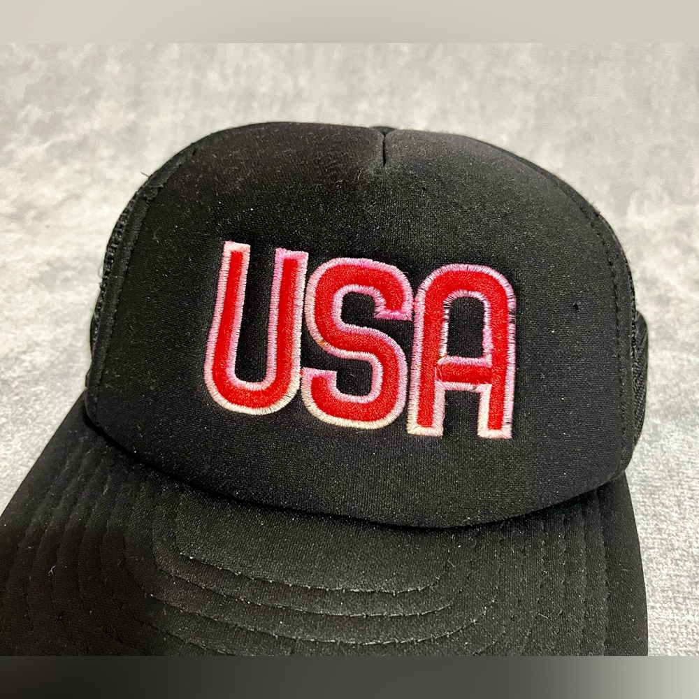 Black USA Embroidered Trucker Hat - Classic Men’s Cap Vintage - Picture 3 of 10